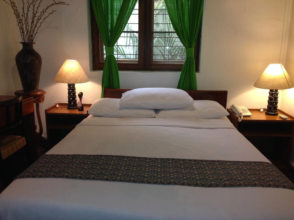 Classique Inn Yangon Exterior photo