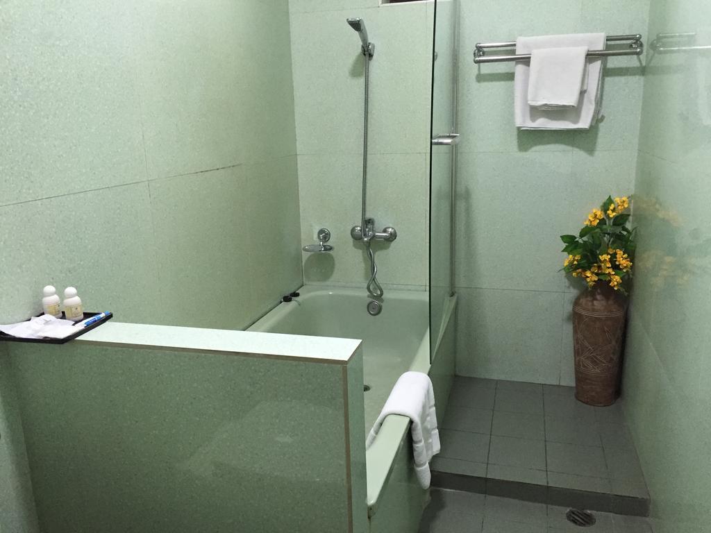 Classique Inn Yangon Exterior photo