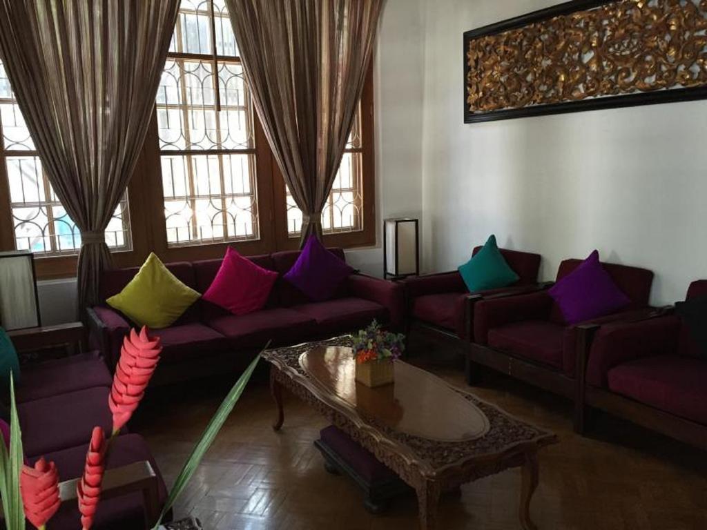 Classique Inn Yangon Exterior photo