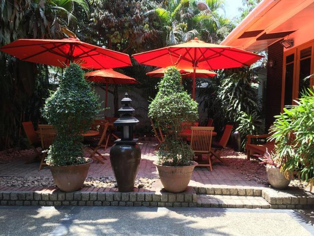 Classique Inn Yangon Exterior photo
