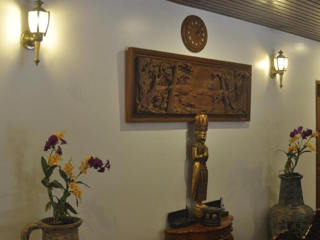 Classique Inn Yangon Exterior photo
