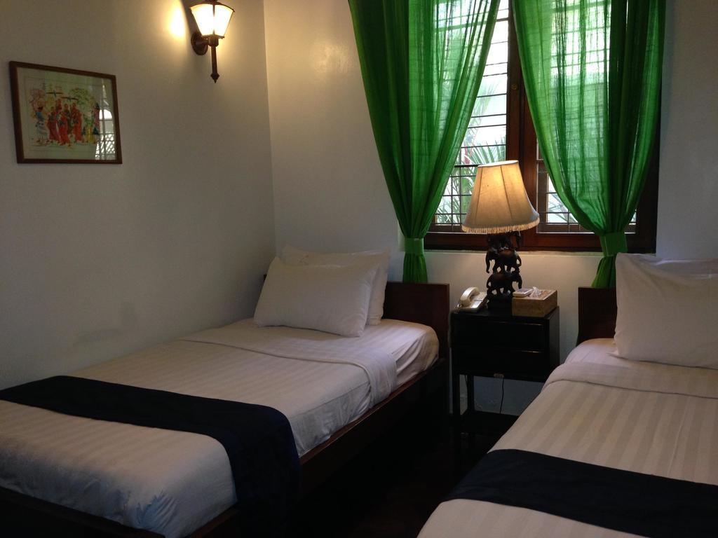 Classique Inn Yangon Exterior photo