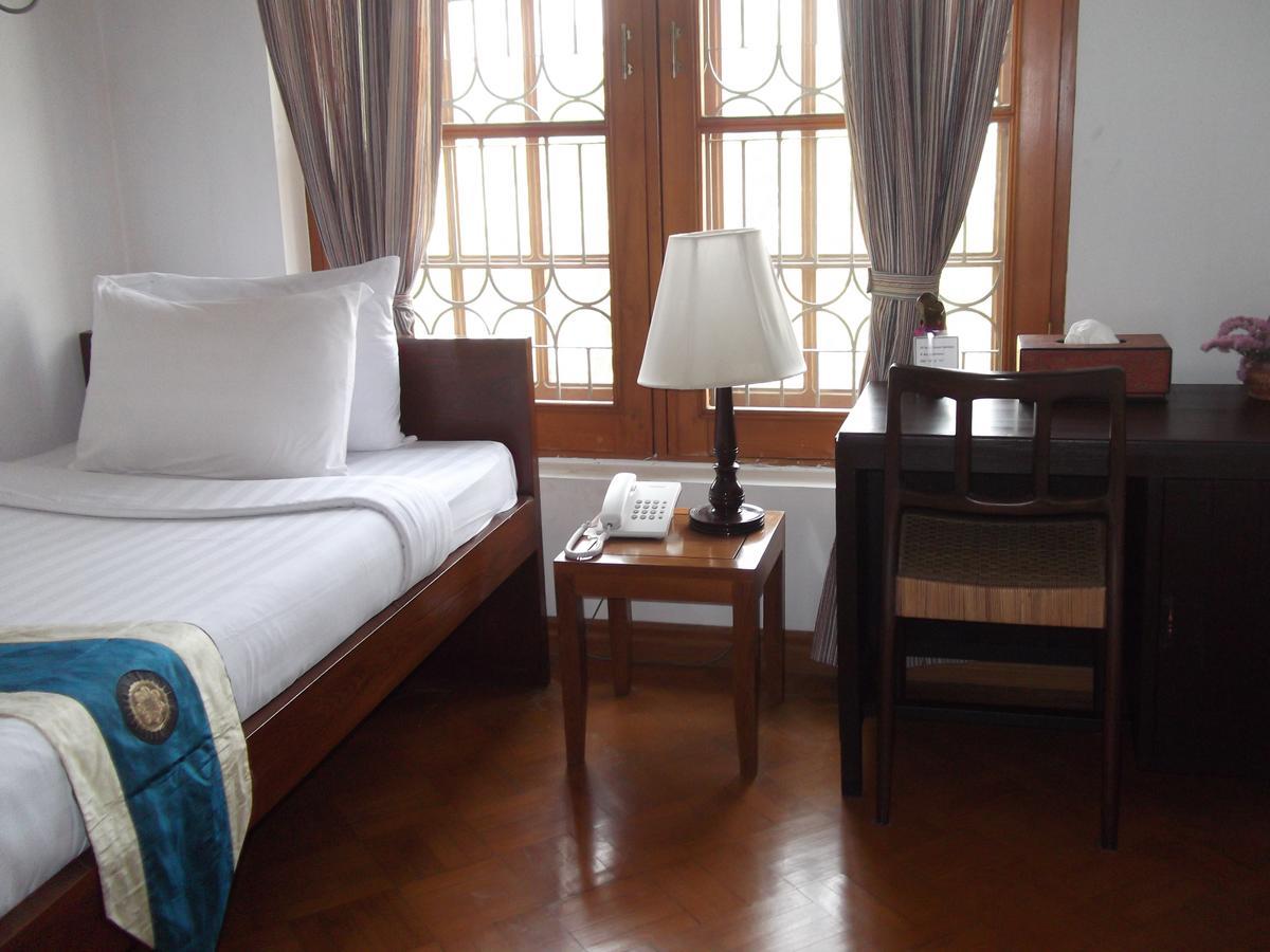 Classique Inn Yangon Exterior photo