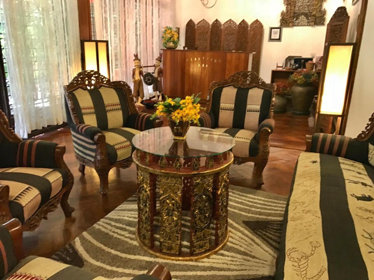 Classique Inn Yangon Exterior photo