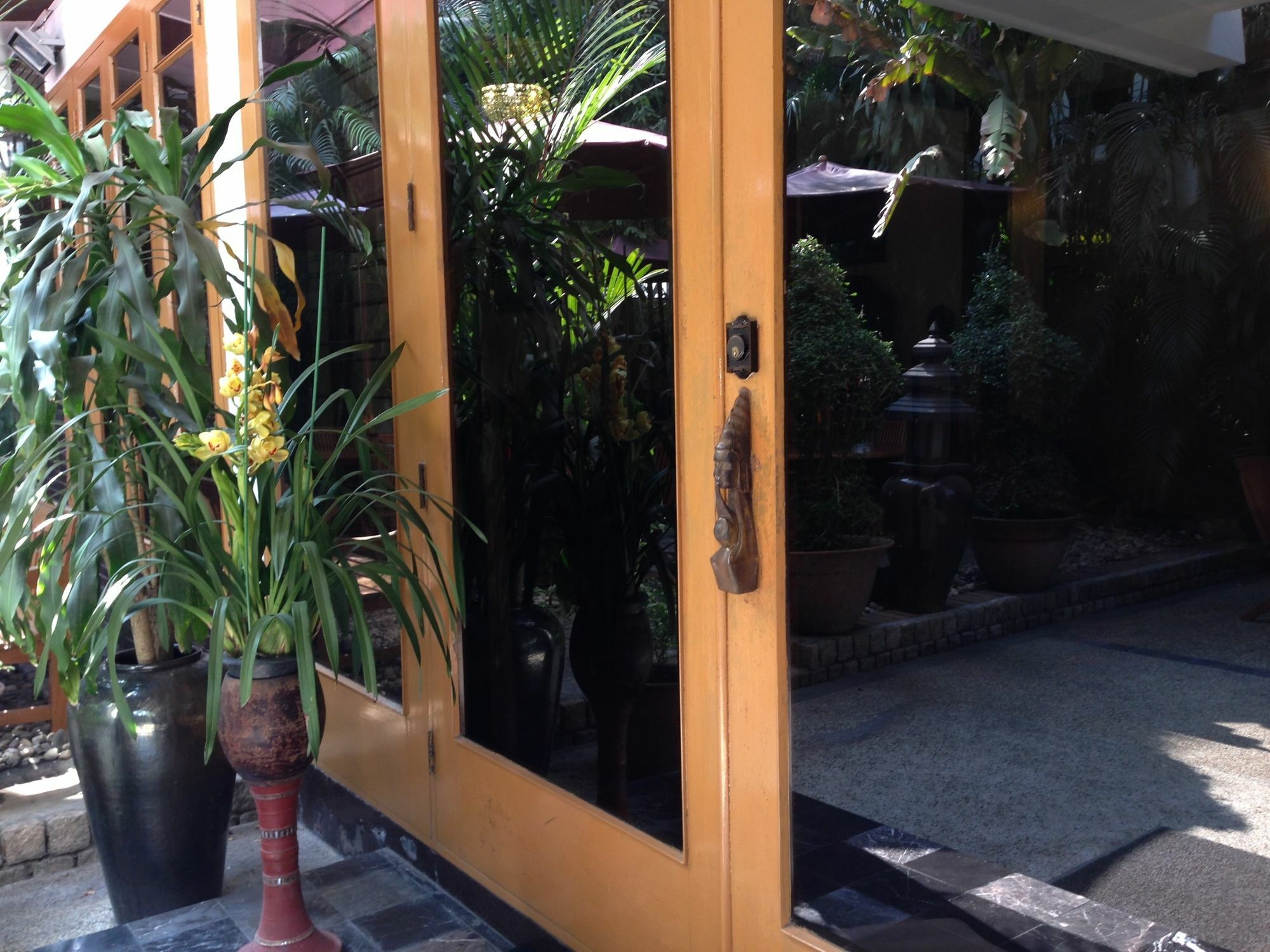 Classique Inn Yangon Exterior photo